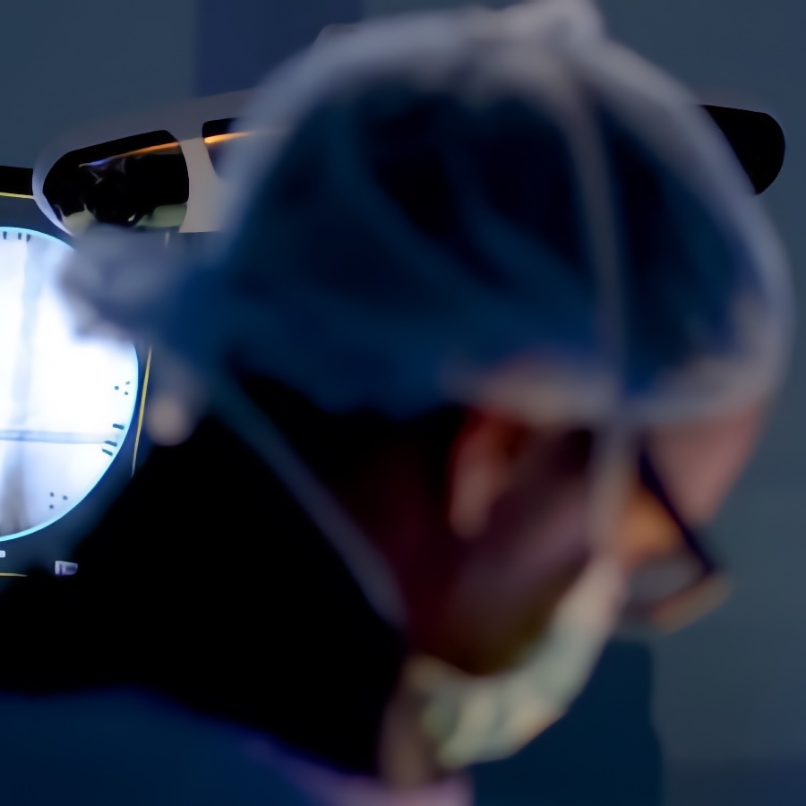 Atlantic Brain & Spine Surgeon Alex Thomas, MD, Completes 50th Ultra-Minimally Invasive Procedure Using Arthrex Endoscopic Spine Technology